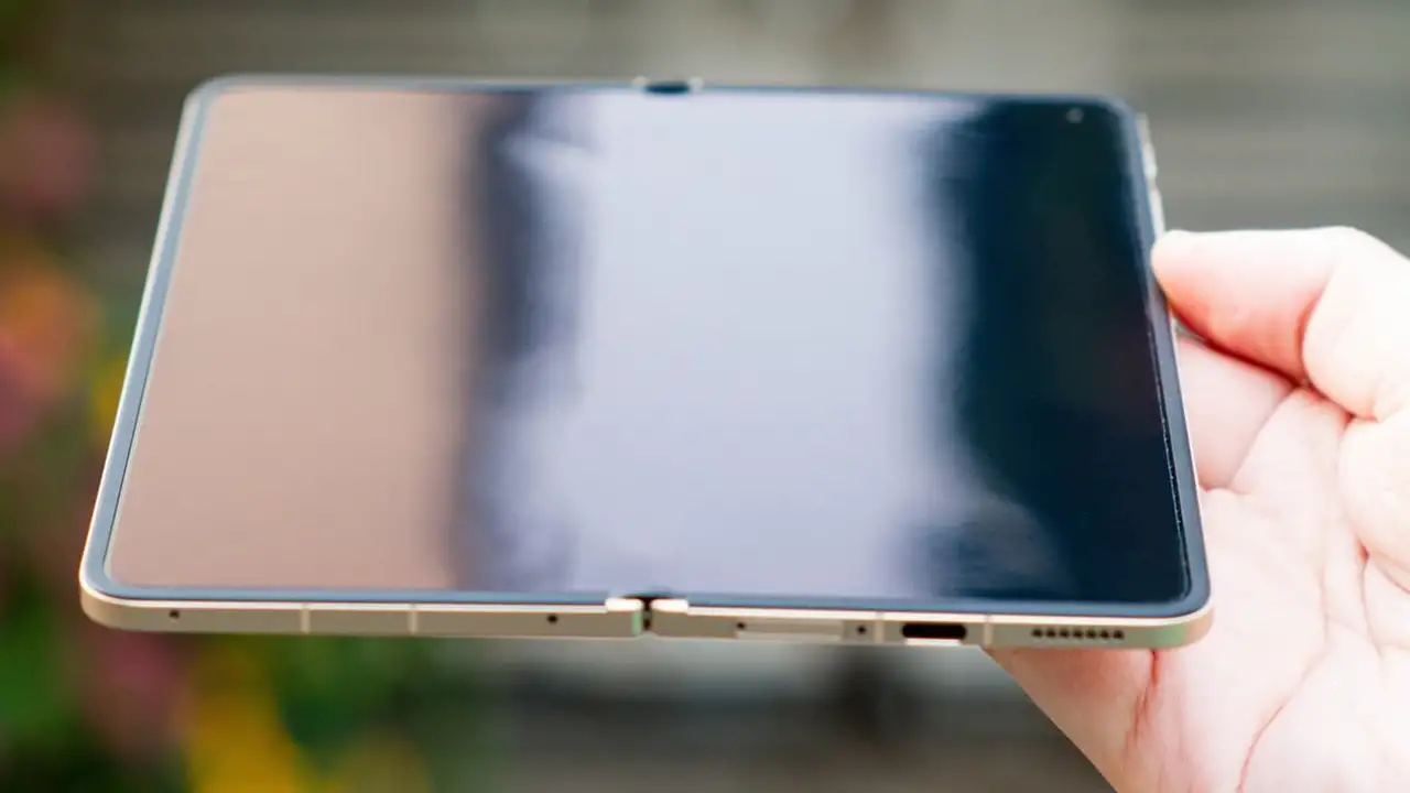 أوبو تطلق هاتفاً قابلاً للطي ينهي مشكلة التجعد المزعجة في الشاشات الجديدة